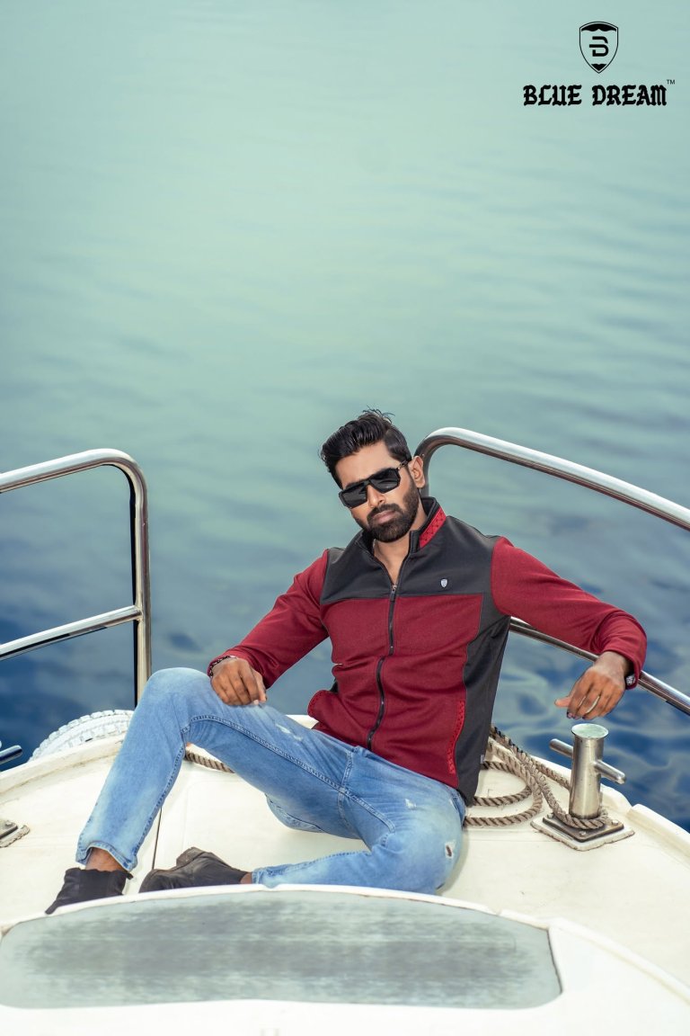 BLUE DREAM red and black zip jacket