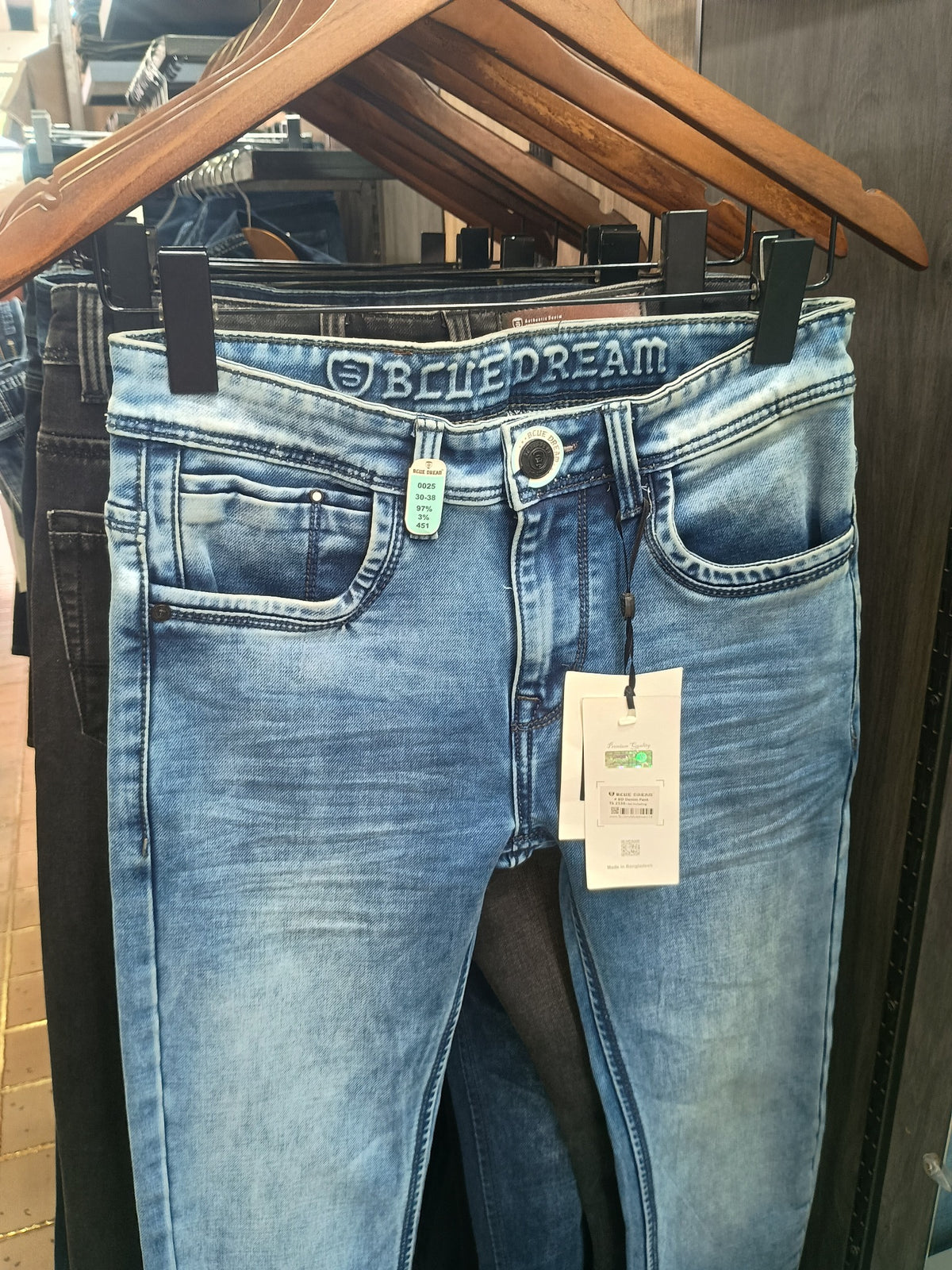BLUE DREAM light blue stretch denim jeans front view